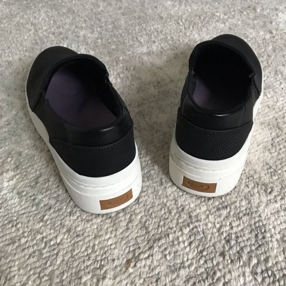 Dr. Scholl's - Picture 6 of 11